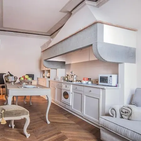 Апартаменты Signoria Deluxe Studio-2 People In Signoria Square Флоренция