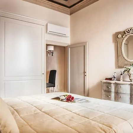 Апартаменты Signoria Deluxe Studio-2 People In Signoria Square *