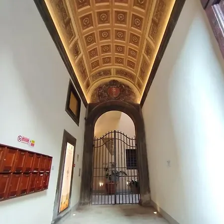 Signoria Deluxe Studio-2 People In Signoria Square Апартаменты Флоренция