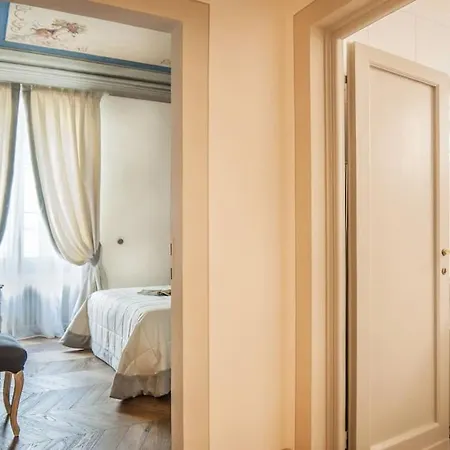Апартаменты Signoria Deluxe Studio-2 People In Signoria Square